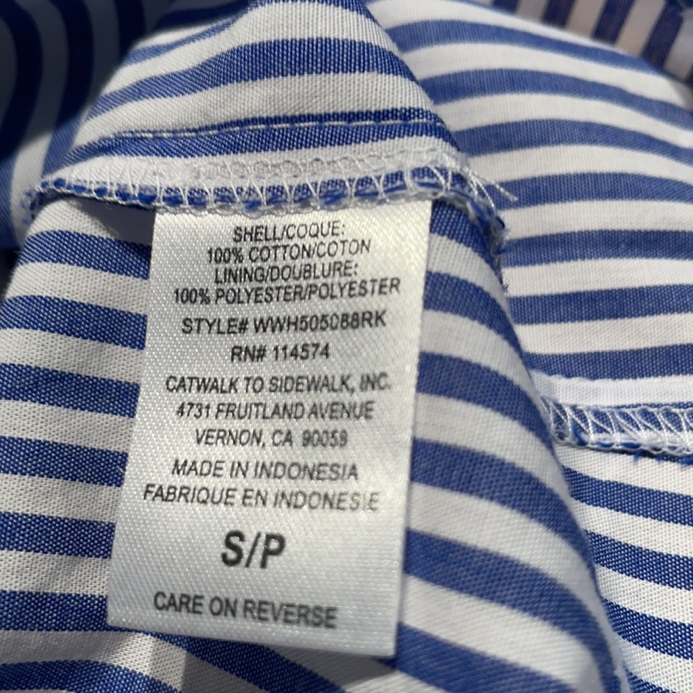 Ro & De Stripped sleeve Button down blouse NWT 🎈 - Picture 10 of 10